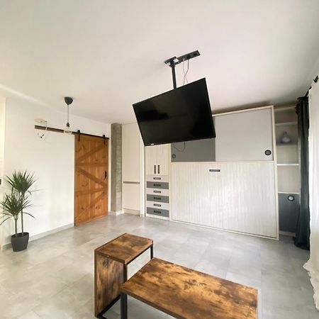 Centrico, Luminoso Y Equipado Apartment Madrid Luaran gambar