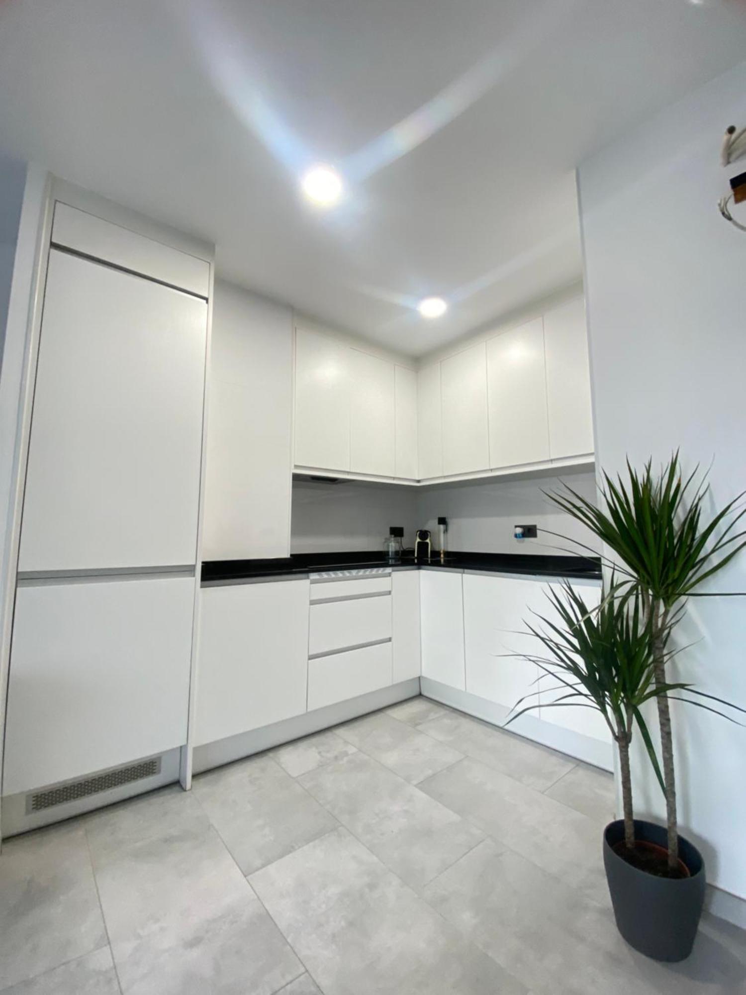 Centrico, Luminoso Y Equipado Apartment Madrid Luaran gambar