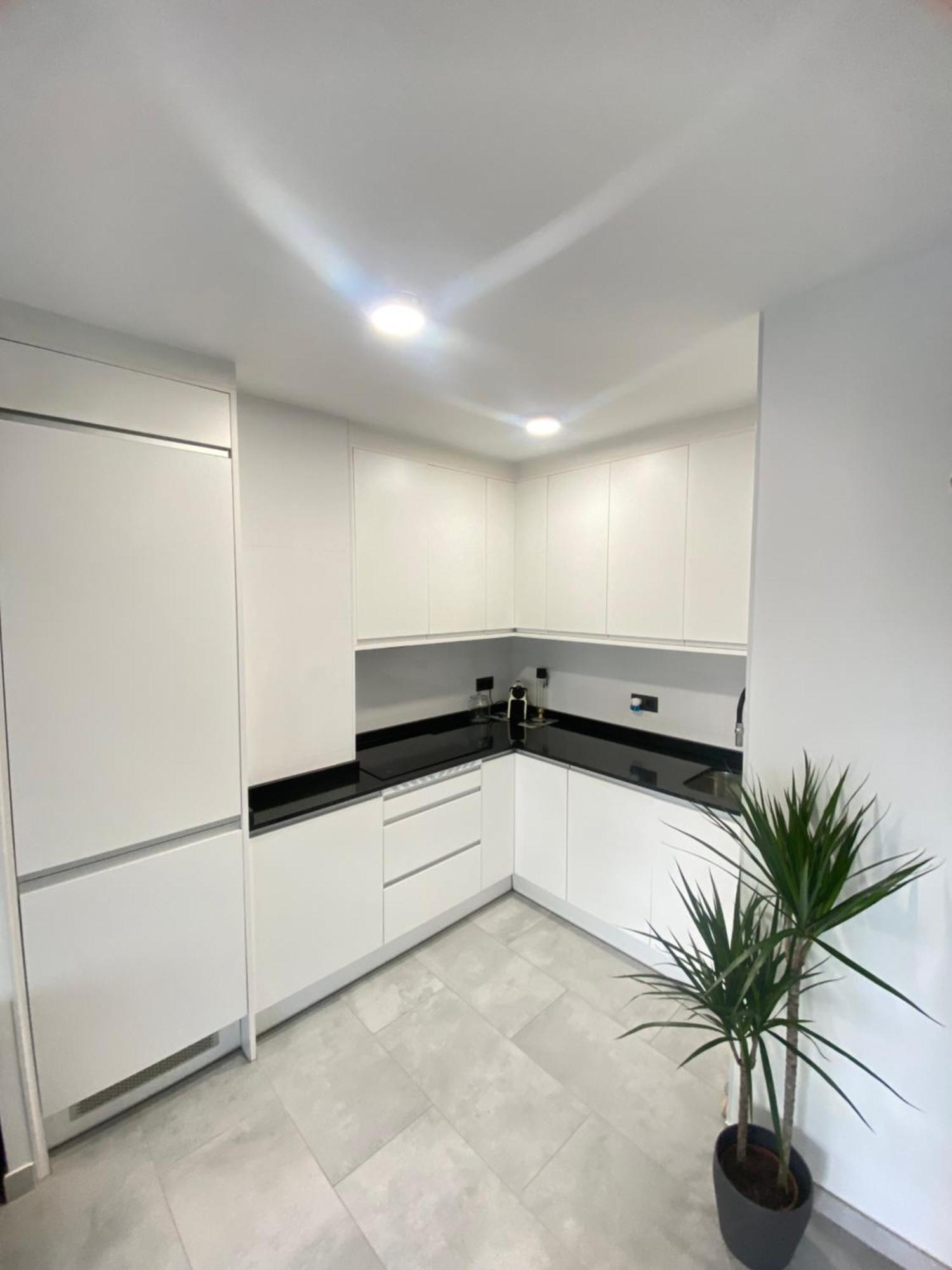 Centrico, Luminoso Y Equipado Apartment Madrid Luaran gambar