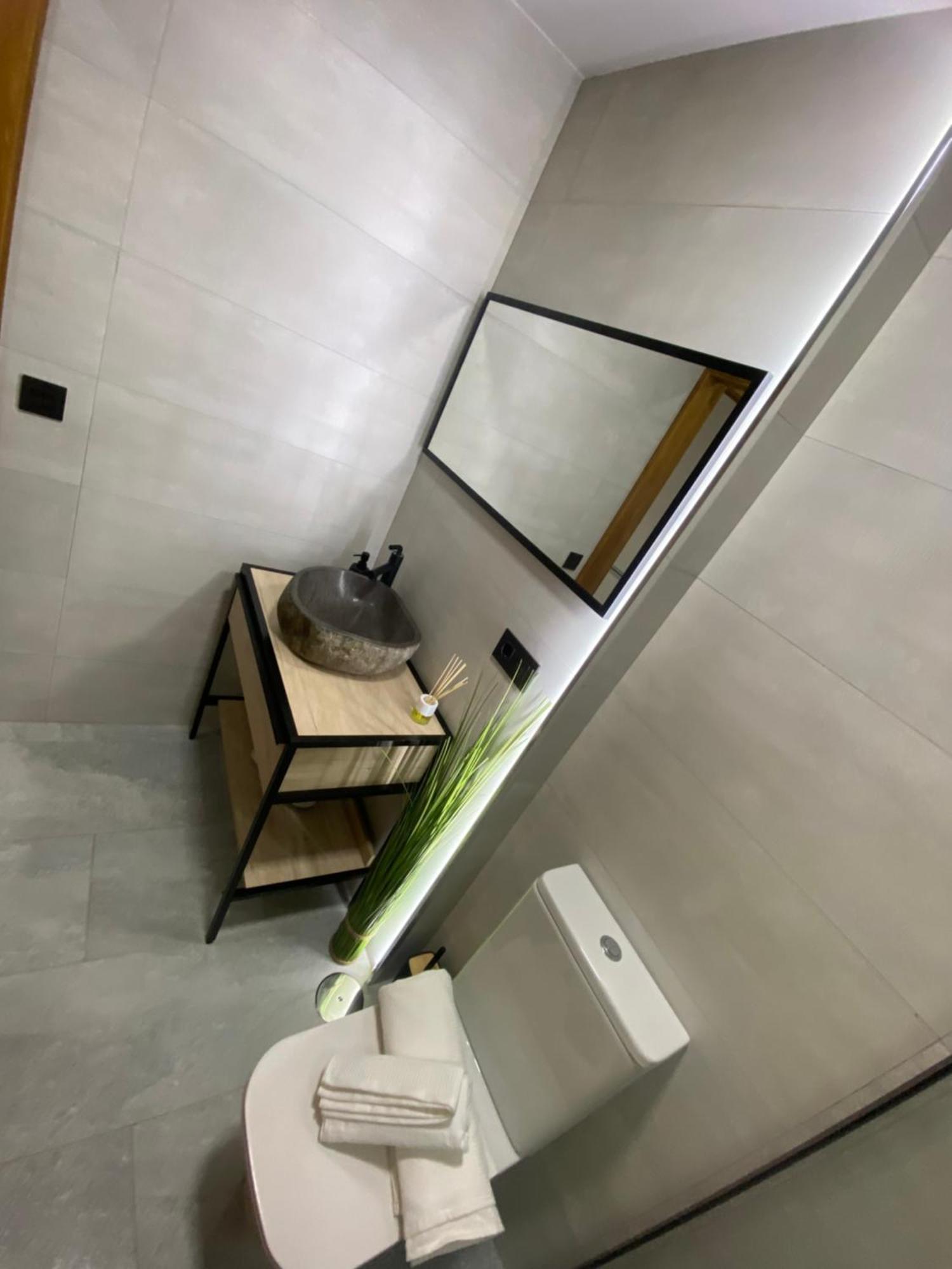 Centrico, Luminoso Y Equipado Apartment Madrid Luaran gambar