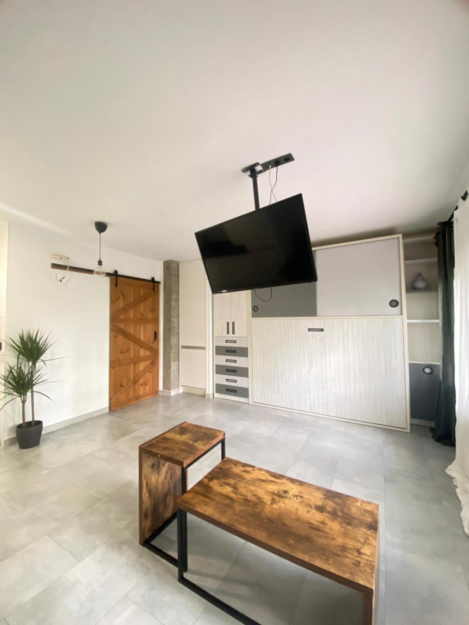 Centrico, Luminoso Y Equipado Apartment Madrid Luaran gambar