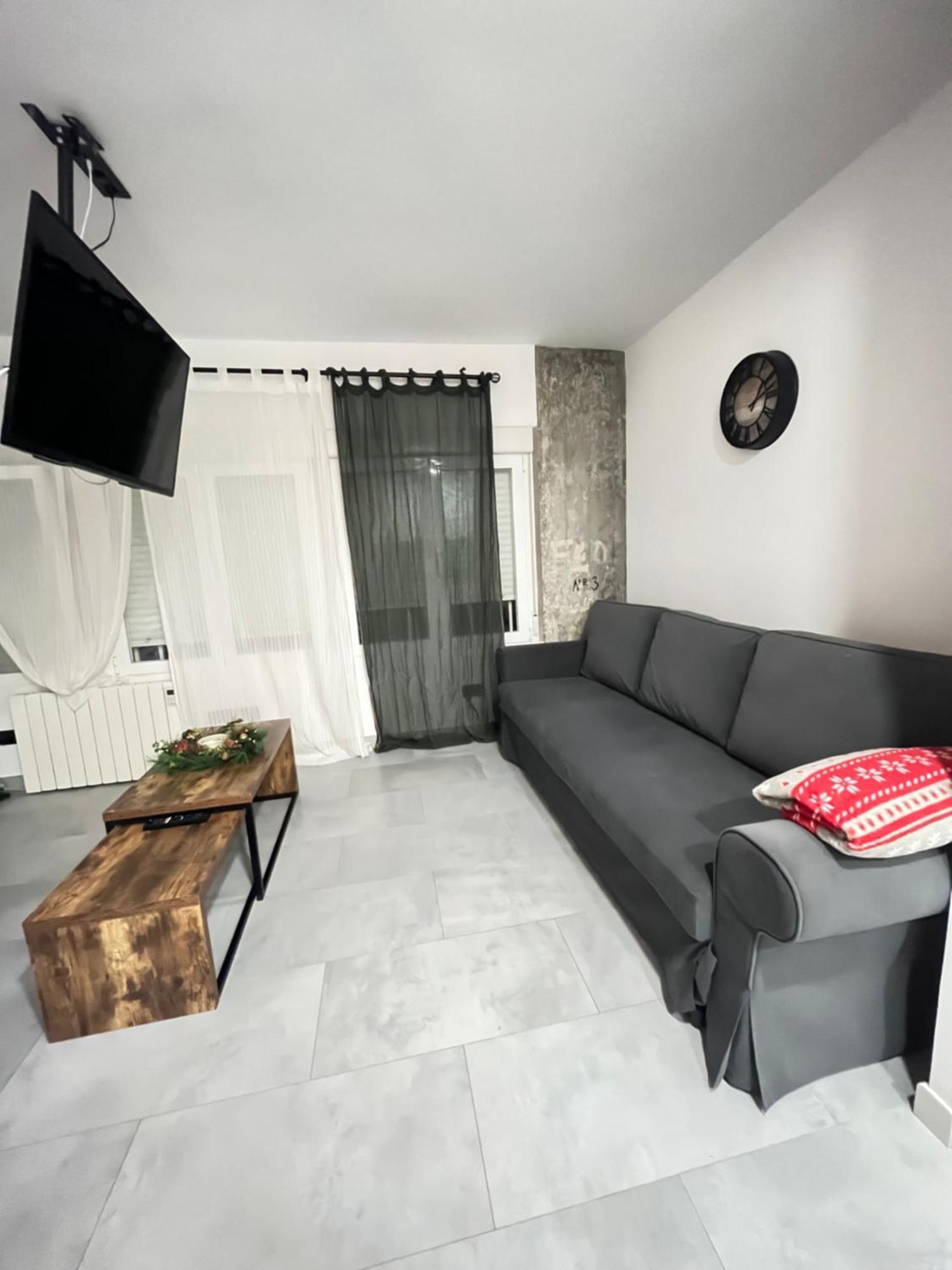 Centrico, Luminoso Y Equipado Apartment Madrid Luaran gambar